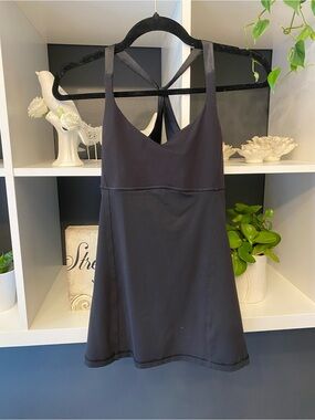 Black Lululemon Athletica Tank with Crisscross Satin Straps Size 4